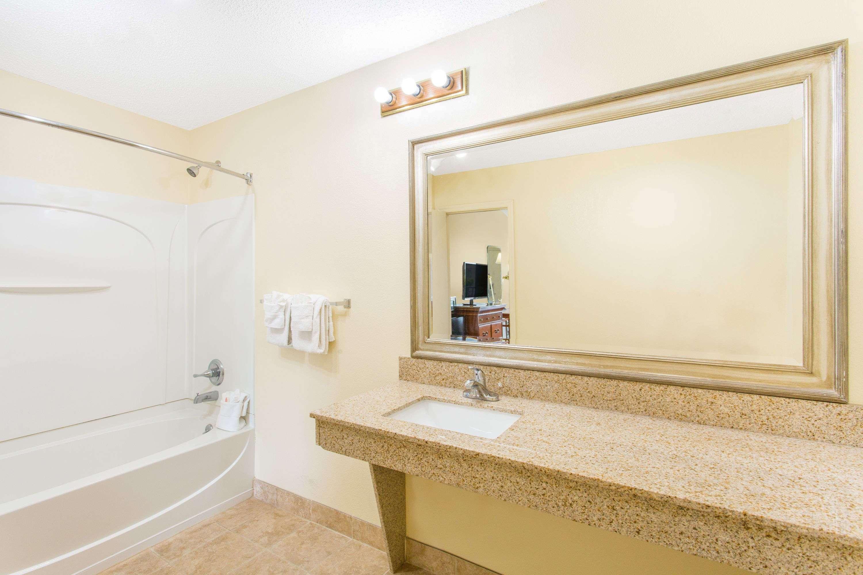 Days Inn By Wyndham Florence/I-95 North Ngoại thất bức ảnh