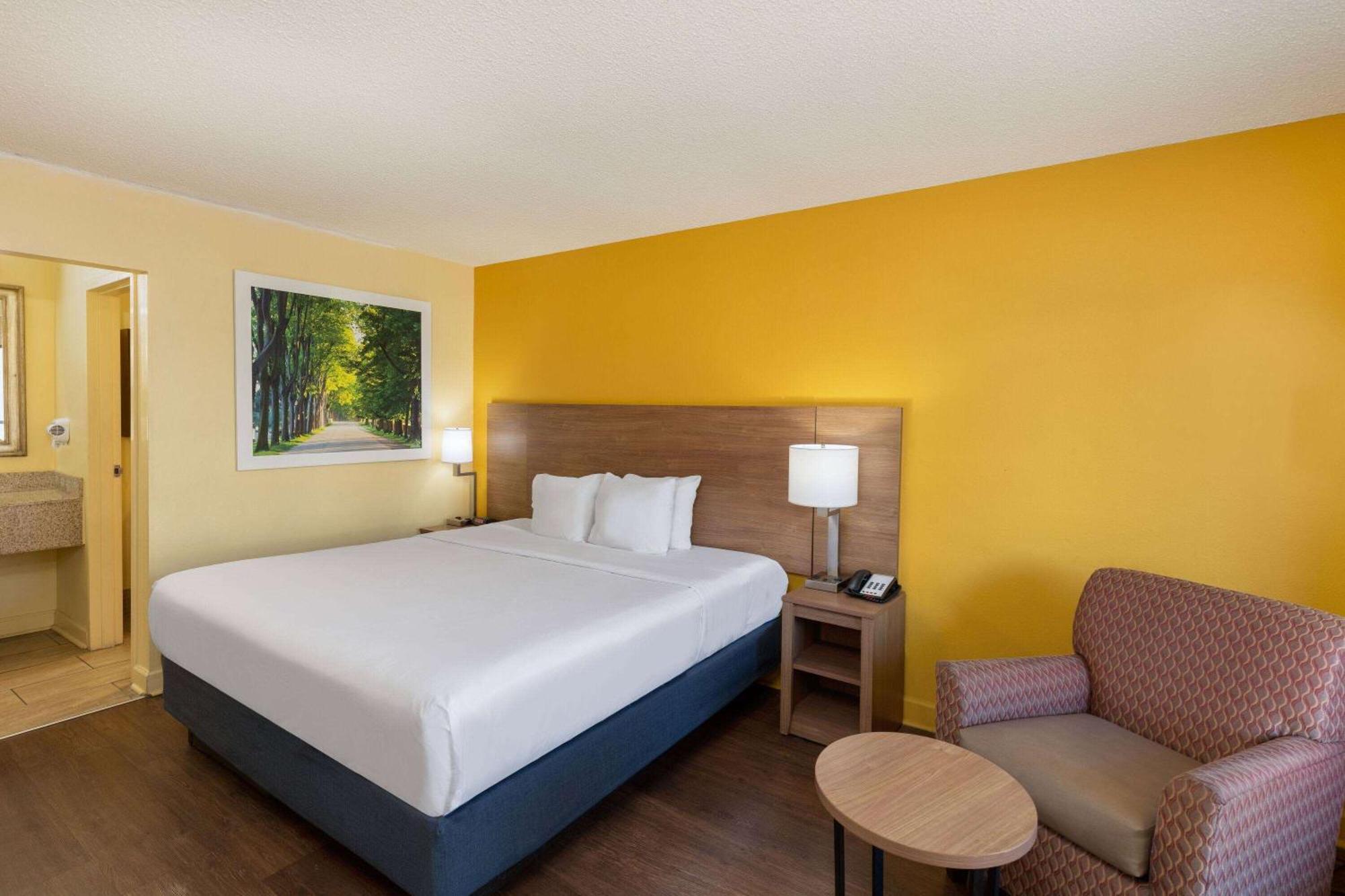 Days Inn By Wyndham Florence/I-95 North Ngoại thất bức ảnh