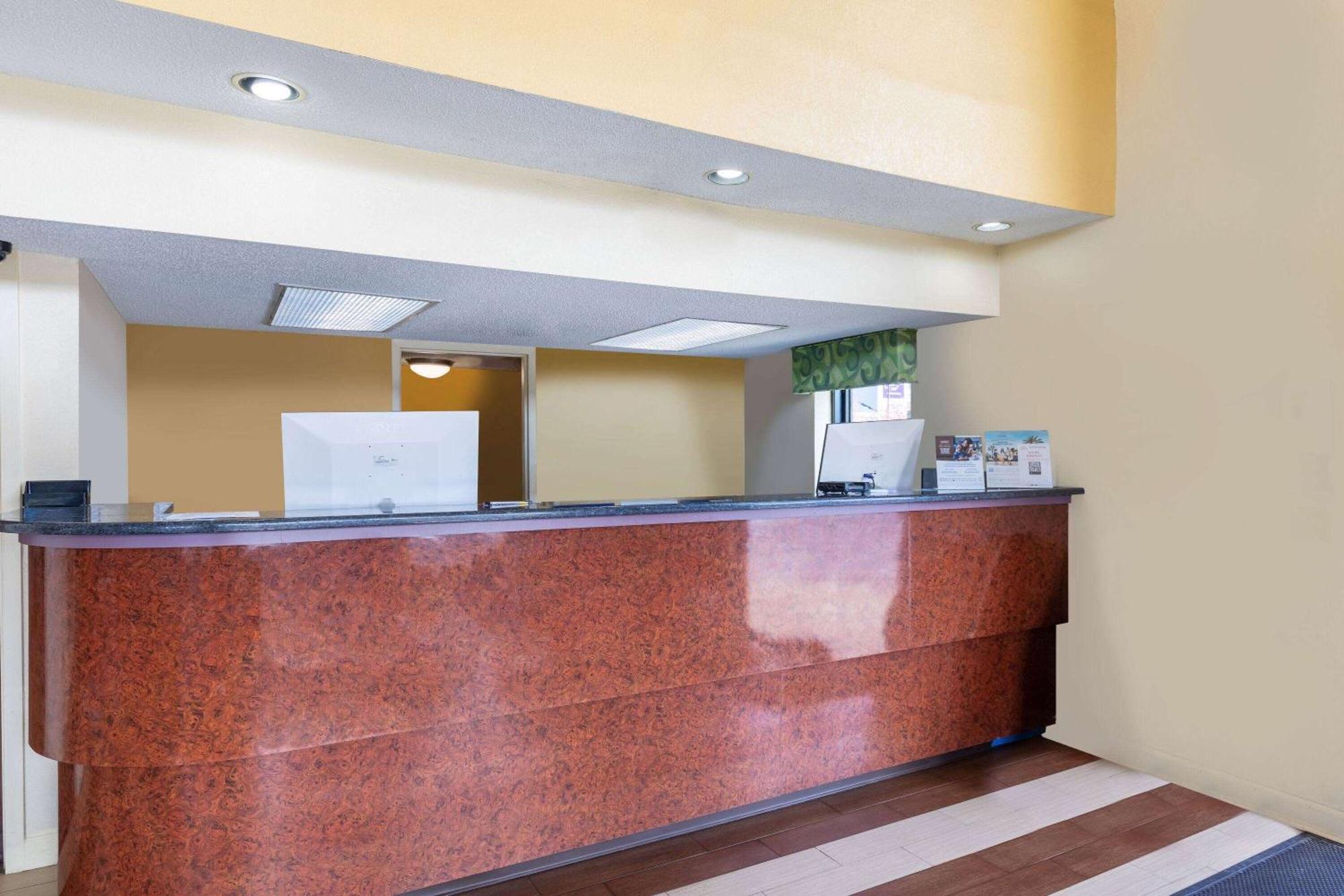 Days Inn By Wyndham Florence/I-95 North Ngoại thất bức ảnh